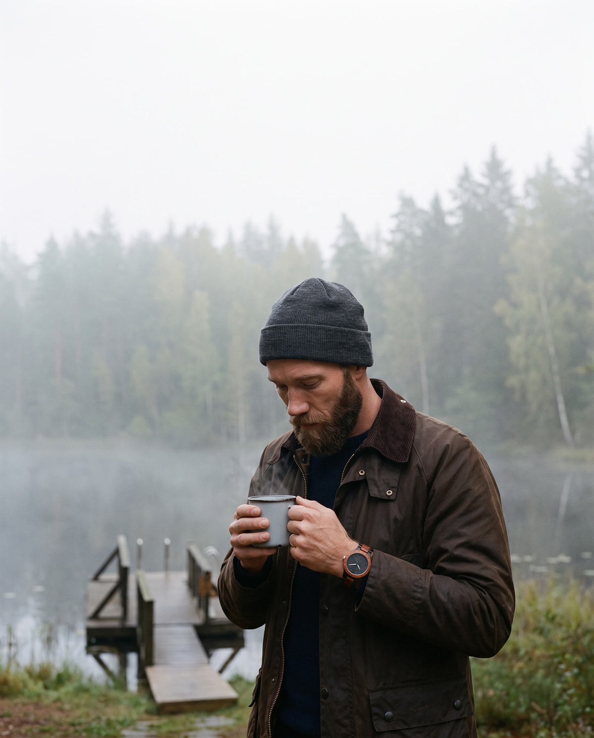 AeraNord Vegvisir Red watch, foggy lake at dawn